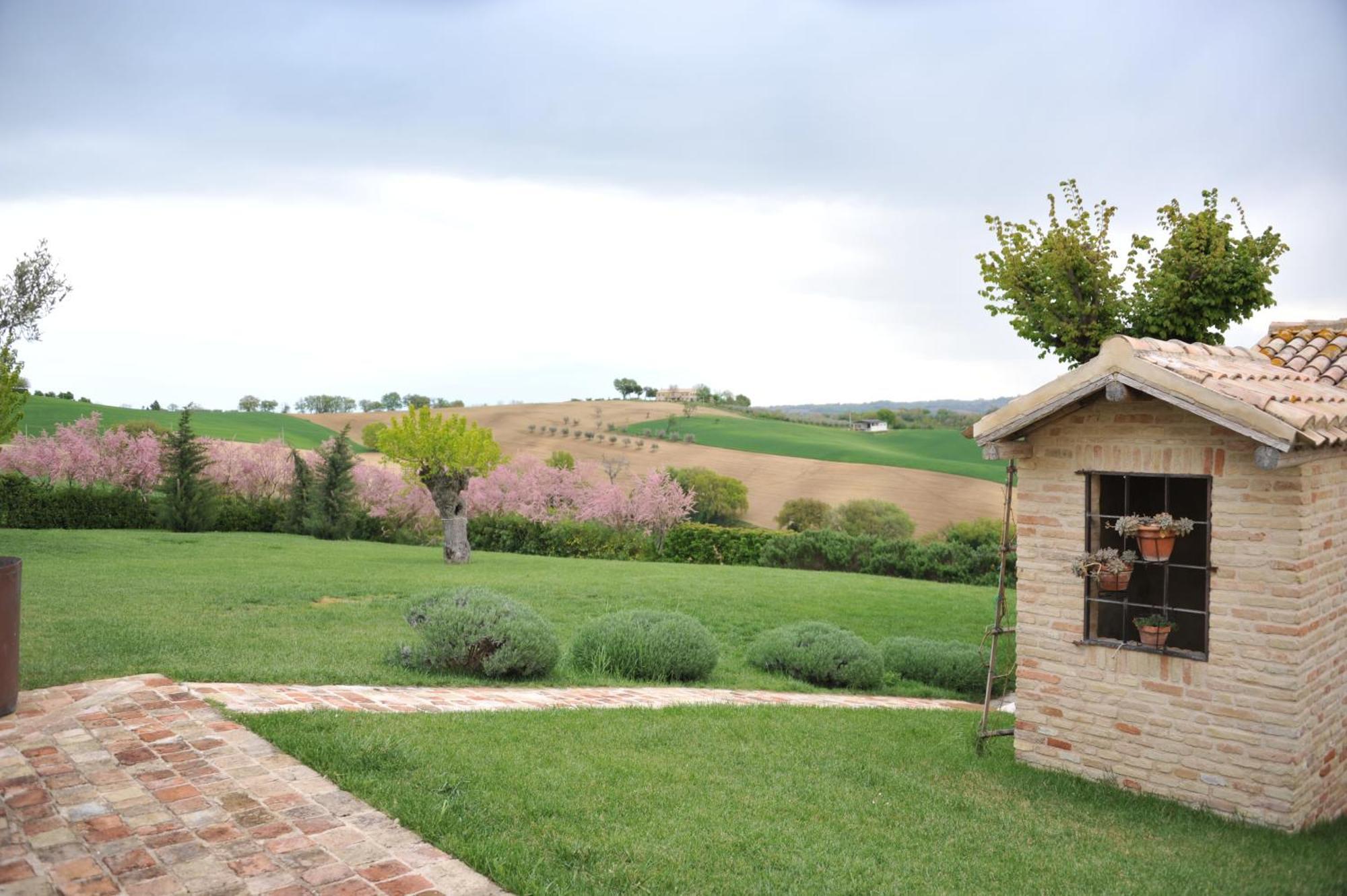 Hostal Solea Relais Di Charme- Adults Only Trecastelli Exterior foto