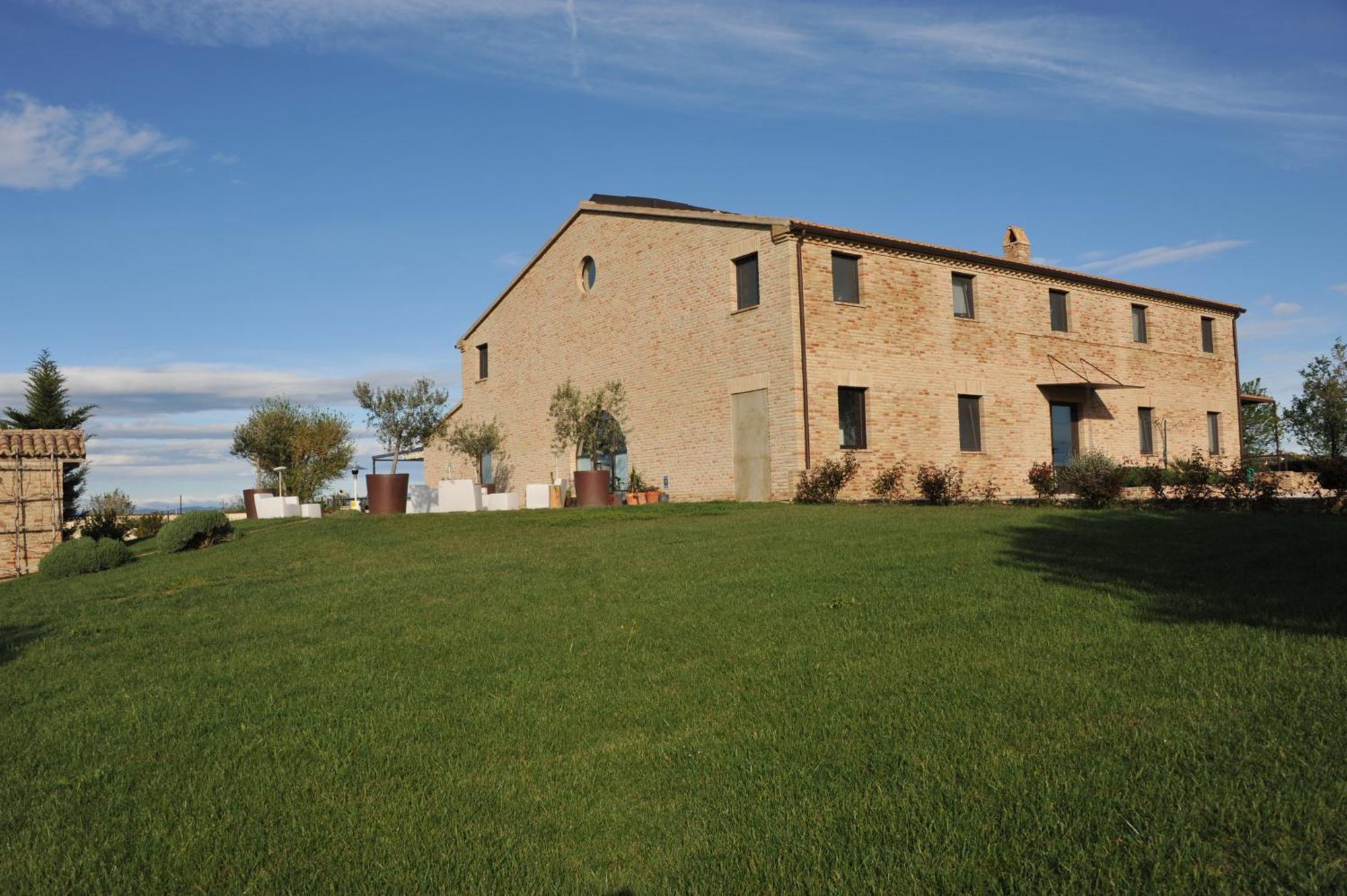 Hostal Solea Relais Di Charme- Adults Only Trecastelli Exterior foto