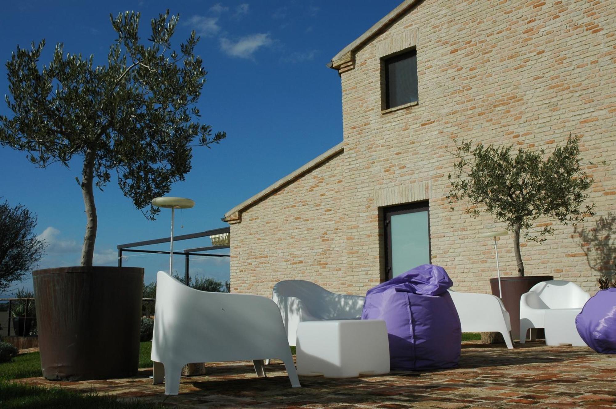 Hostal Solea Relais Di Charme- Adults Only Trecastelli Exterior foto